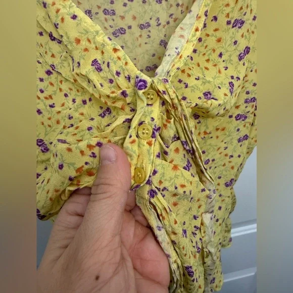 Women’s Favorite Daughter Yellow Floral Silk Crop Top Size Small Quiet Luxury - Picture 5 of 6